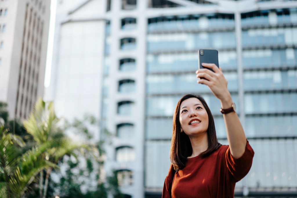 Great Leaders Take Lots of Selfies